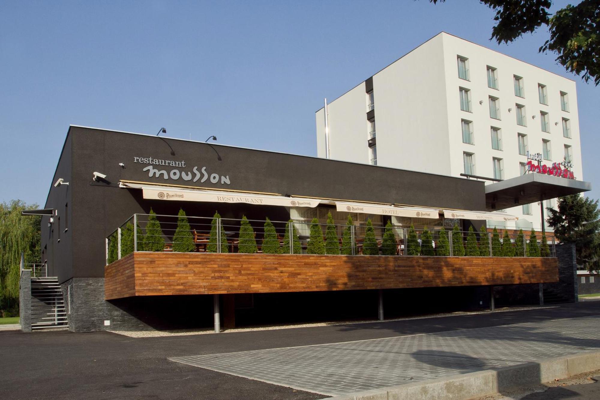 Hotel Mousson Μιχάλοβτσε Εξωτερικό φωτογραφία